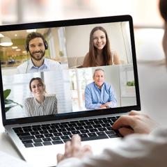 GeloRevoice® Halstabletten Hefen bei langen Telefonkonferenzen im Homeoffice. 